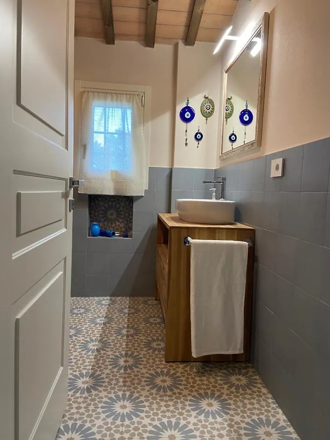 Poderino - A Place To Feel Cento  Italy